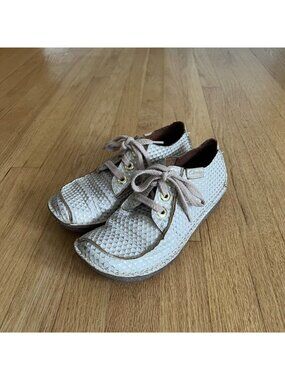 Clarks Funny Dream Leather Textured Lace Up Oxford Shoes Cream Women's 8/EU 39